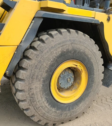 2013 Komatsu HM400-3 haul truck