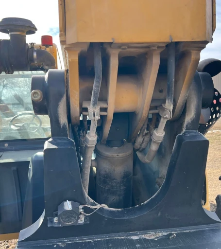 2010 Caterpillar TL943 telehandler