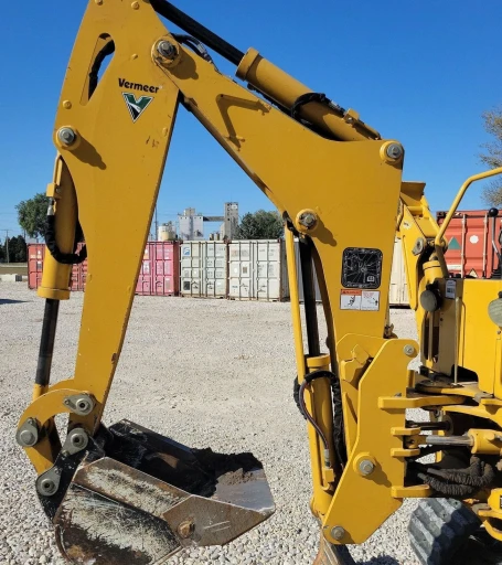 2017 Vermeer RTX750 trencher