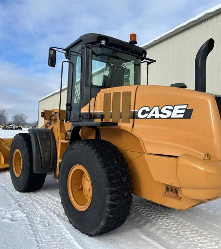 2008 CASE 621E