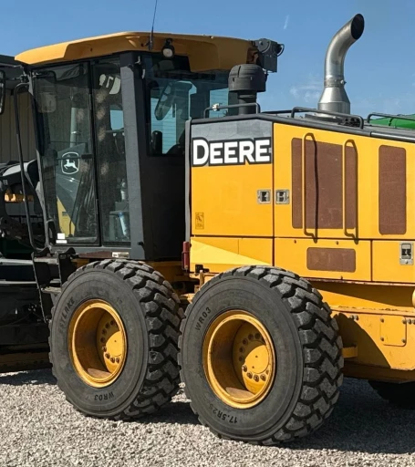 2013 John Deere 772G motor grader