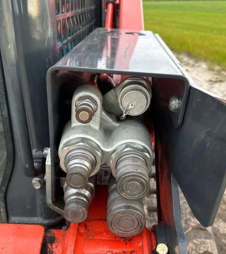 2021 Kubota SVL97-2 tracked skid steer loader