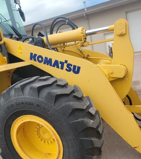2005 Komatsu WA320 wheel loader
