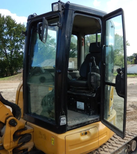 2017 Caterpillar 303.5 E2 mini excavator
