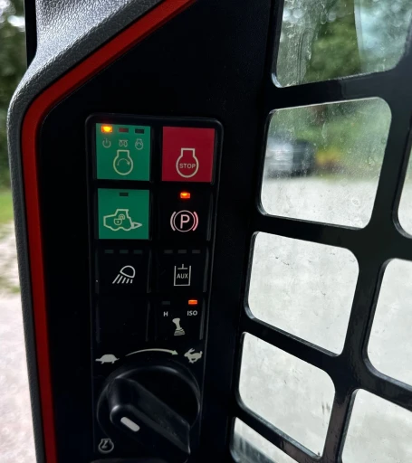 2022 Bobcat T76 R-Series tracked skid steer loader