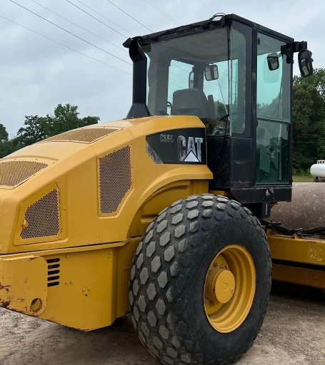 2008 Caterpillar CS56 single drum vibratory roller