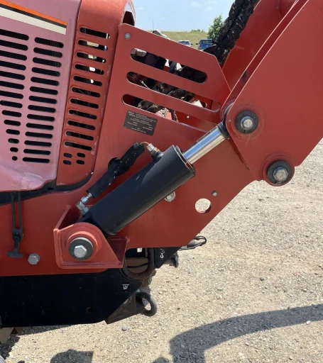 2011 Ditch Witch RT115 Quad vibratory cable plow