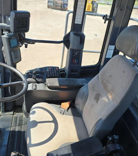 2014 John Deere 824K Wheel Loader
