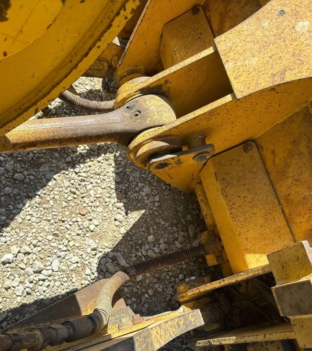 2002 Caterpillar 953C track loader