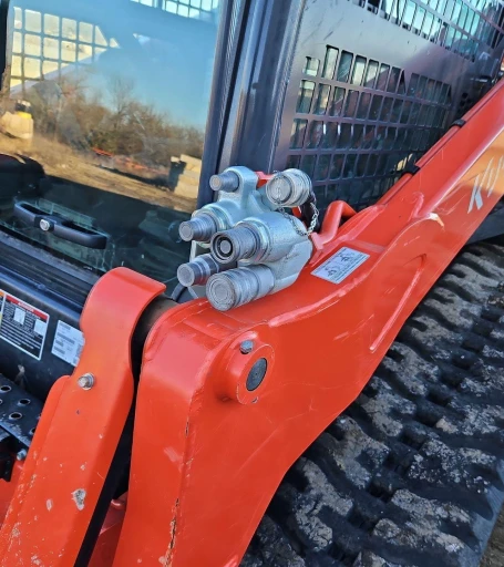 2022 Kubota SVL97-2 tracked skid steer loader