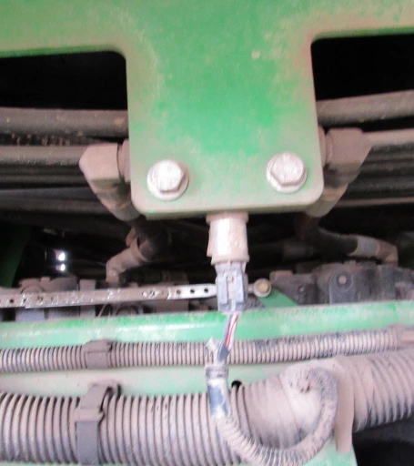 2014 John Deere R4038 self-propelled sprayer
