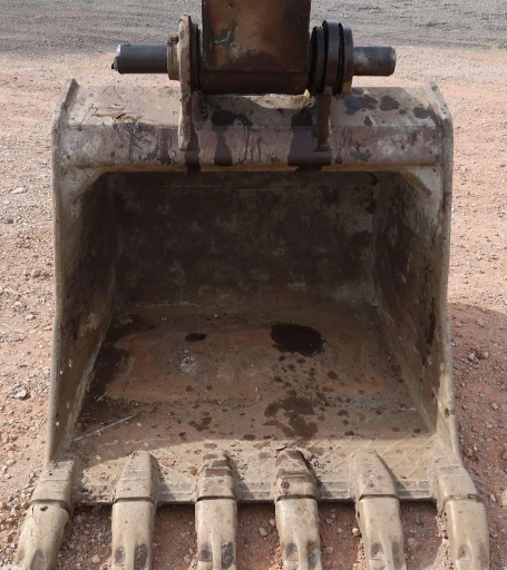 2015 John Deere 210G LC  excavator