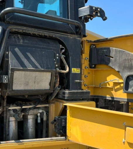 2016 Caterpillar 963K track loader
