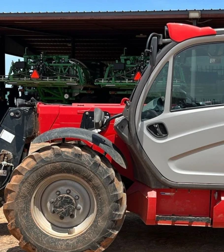 2017 Manitou MLT840 telehandler