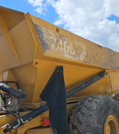 2013 Caterpillar 740B haul truck