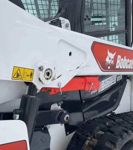 Bobcat T76 R-Series Compact Track Loader