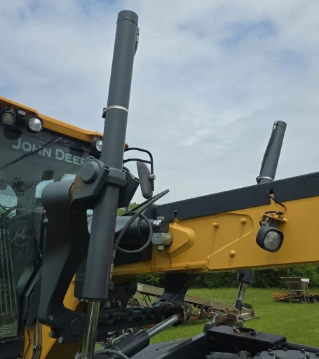2013 John Deere 770G motor grader