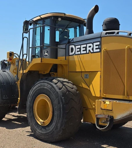 2014 John Deere 824K Wheel Loader