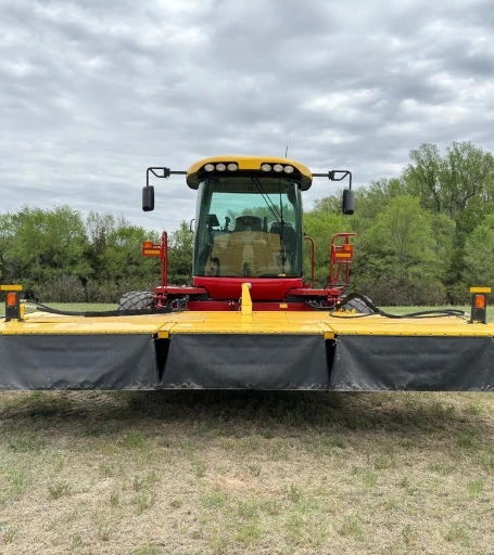 2014 New Holland Speedrower 240 Self-Propelled Windrower