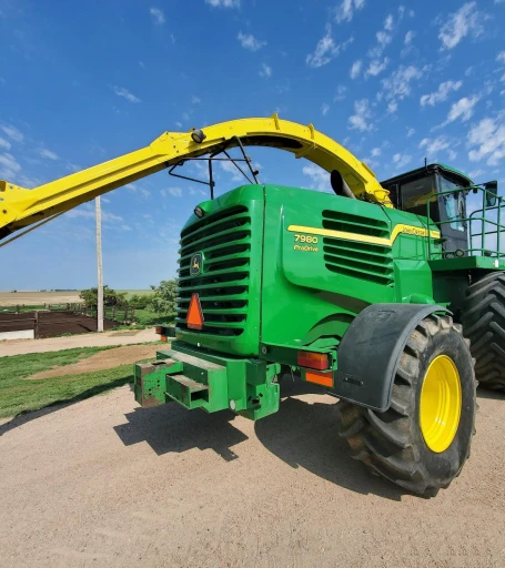 2015 John Deere 7980 Self-Propelled Forage Harvester