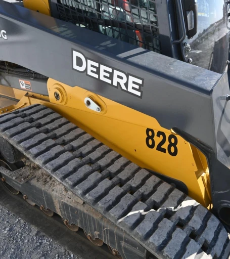 2022 John Deere 331G compact track loader