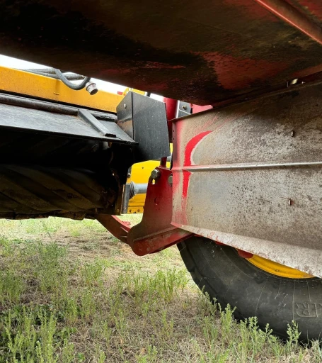 2014 New Holland Speedrower 240 Self-Propelled Windrower
