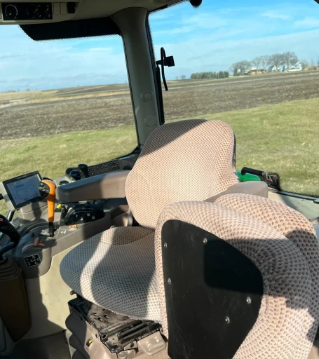 2013 John Deere 6125R MFWD Tractor Loader
