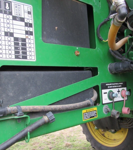 2014 John Deere R4038 self-propelled sprayer