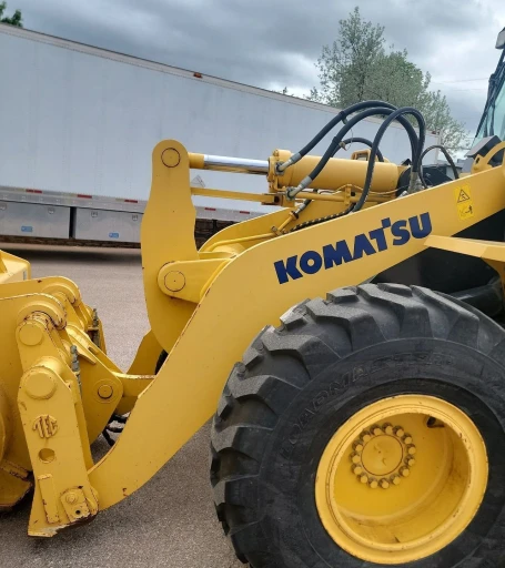 2005 Komatsu WA320 wheel loader