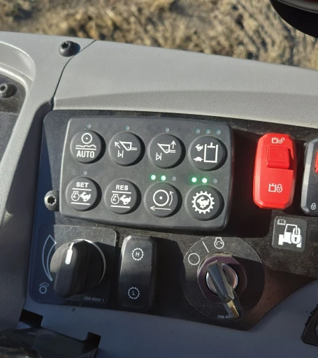 2022 Caterpillar 908M wheel loader
