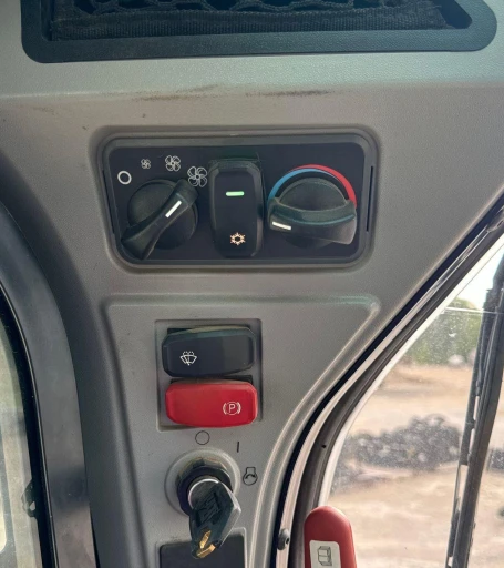 2019 Caterpillar 259D3 tracked skid steer loader