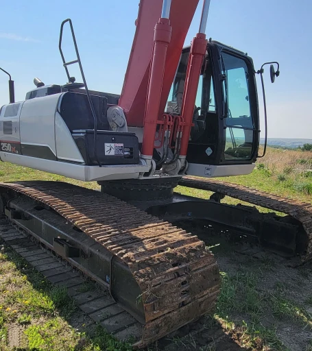 2013 Link-Belt 250X3 LF long reach excavator