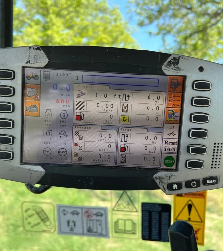 2014 Challenger MT585D tractor