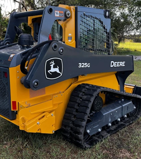 2022 John Deere 325G tracked skid steer