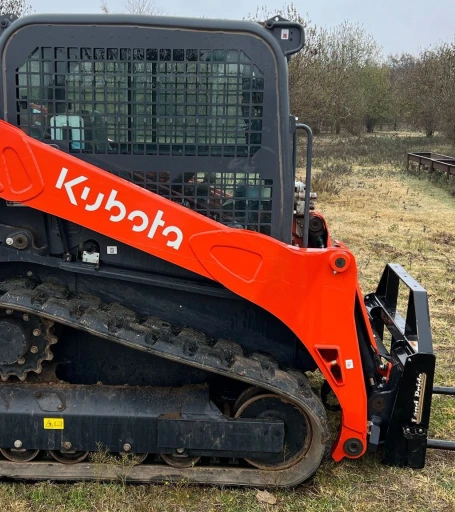 2021 Kubota SVL75-2 tracked skid steer loader