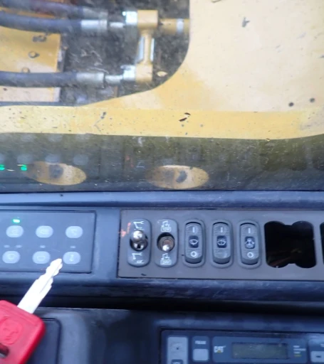2011 Caterpillar 345D L excavator