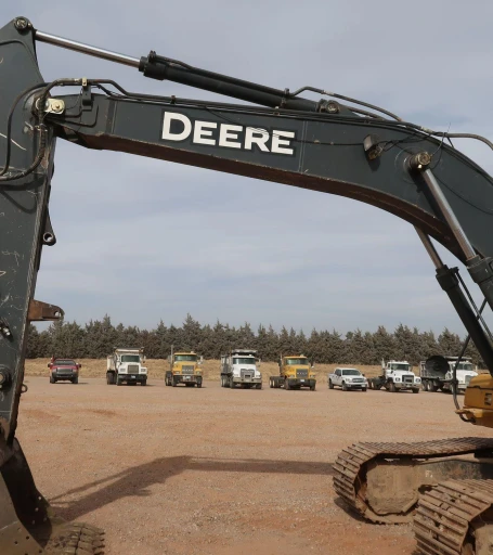 2015 John Deere 210G LC  excavator
