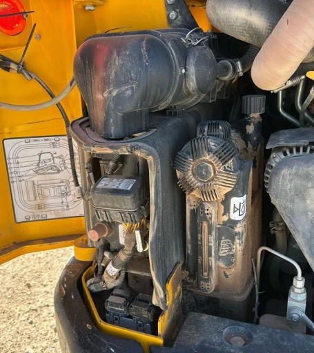 2022 JCB 3TS-8T tracked skid steer loader