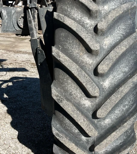 2013 Rogator RG1100 applicator