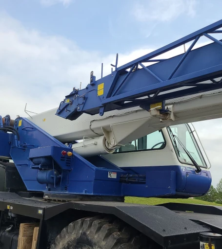2011 Tadano GR300XL crane