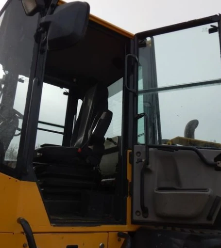 2014 Komatsu WA320-7 wheel loader