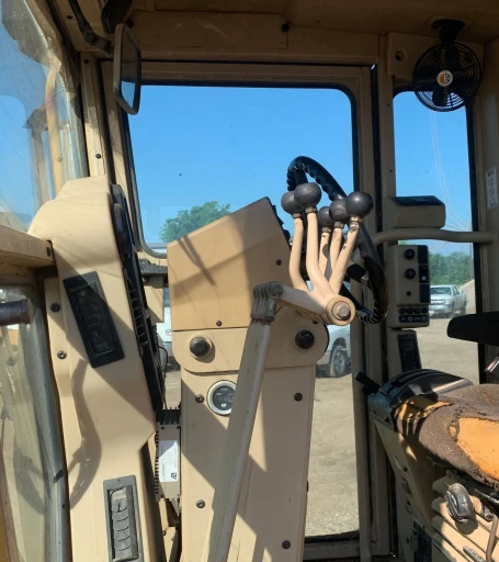 2001 Caterpillar 140H motor grader