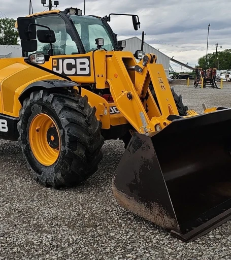 2023 JCB 542-70AG telehandler