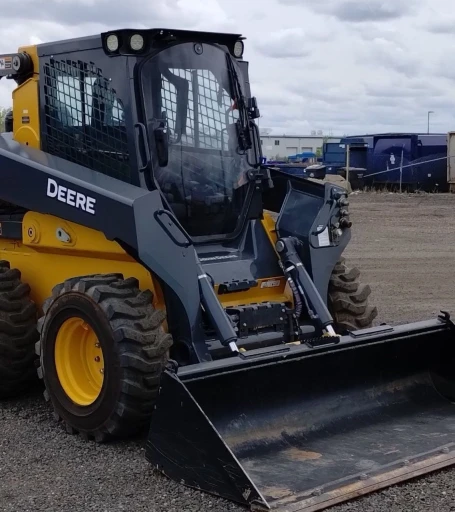 2022 John Deere 330G skid steer loader