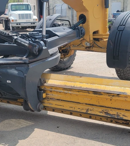 2016 John Deere 772GP motor grader
