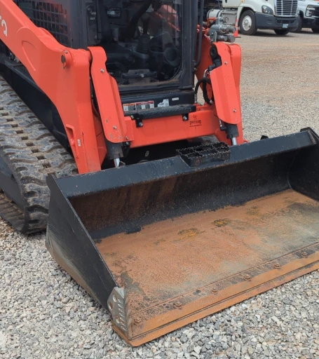 2022 Kubota SVL97-2 tracked skid steer loader