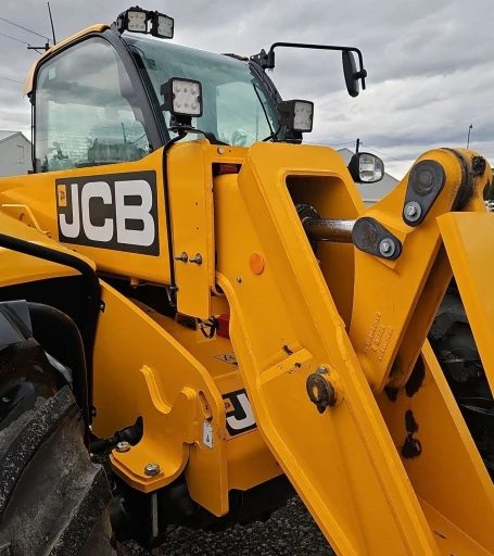 2023 JCB 542-70AG telehandler
