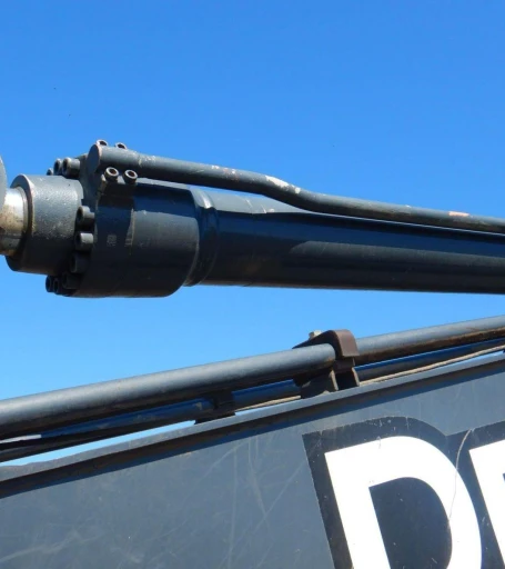 2011 John Deere 200DLC  excavator