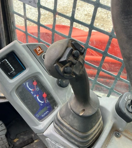2019 Kubota SVL95-2S tracked skid steer loader