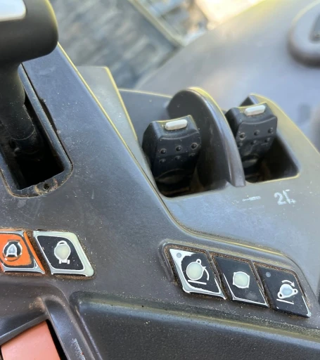 2014 Challenger MT585D tractor